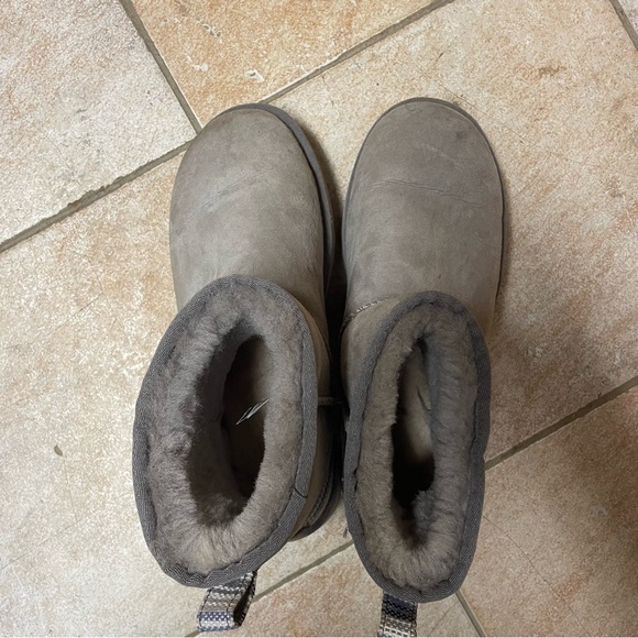 UGG Boot Mini - Picture 5 of 5